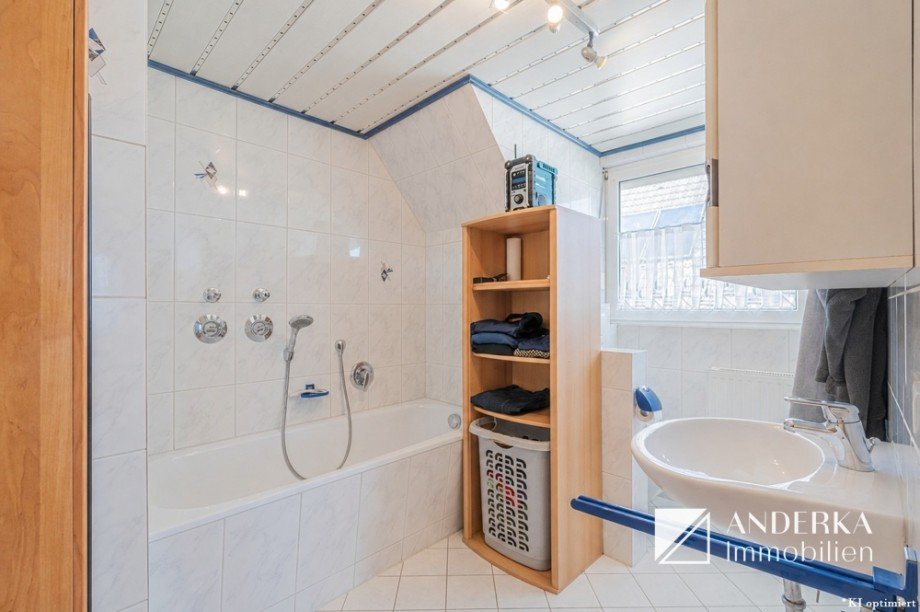 Badezimmer Dachgeschosswohnung G�nzburg / Riedhausen