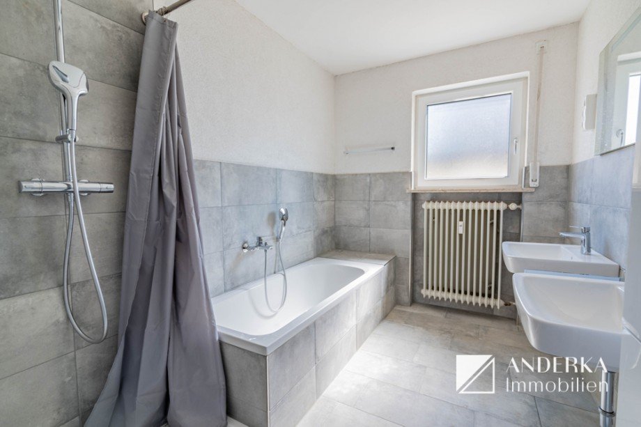 Badezimmer EG Zweifamilienhaus Offingen