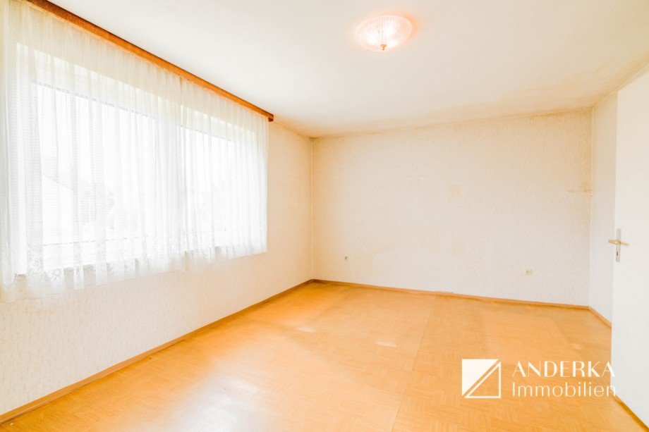 Schlafzimmer Doppelhaush�lfte G�nzburg