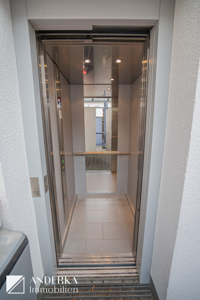Aufzug bis zur Dachterrasse Penthousewohnung G�nzburg