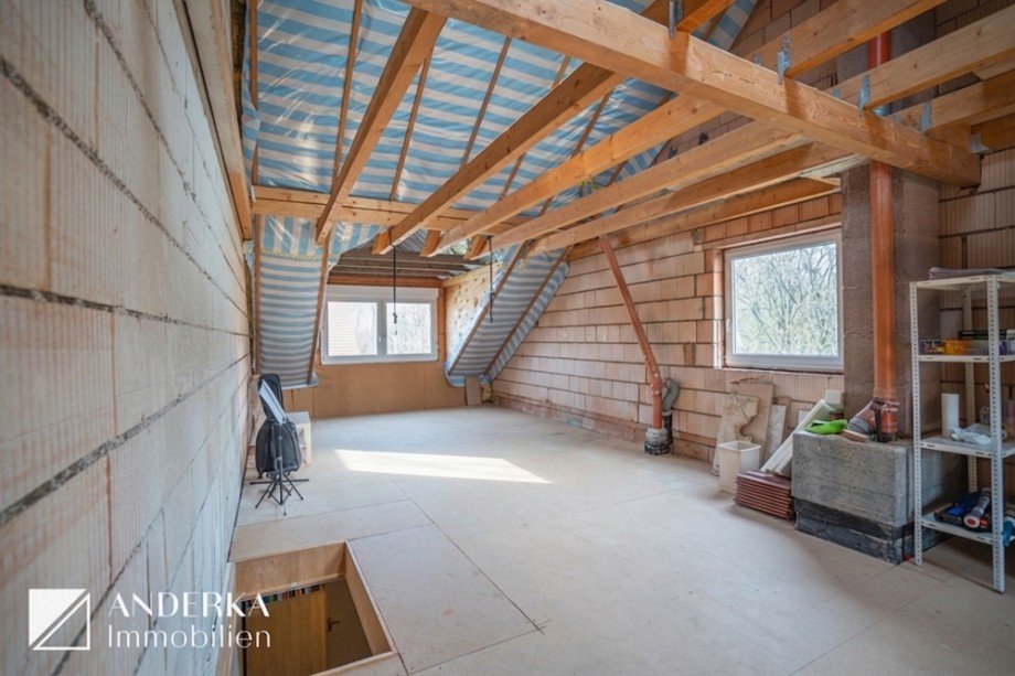 Ausbauf�higer Dachboden Reiheneckhaus G�nzburg