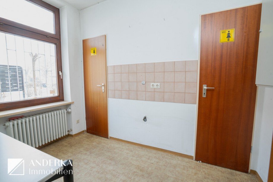 Damen Toiletten Halle / Lager / Produktion G�nzburg