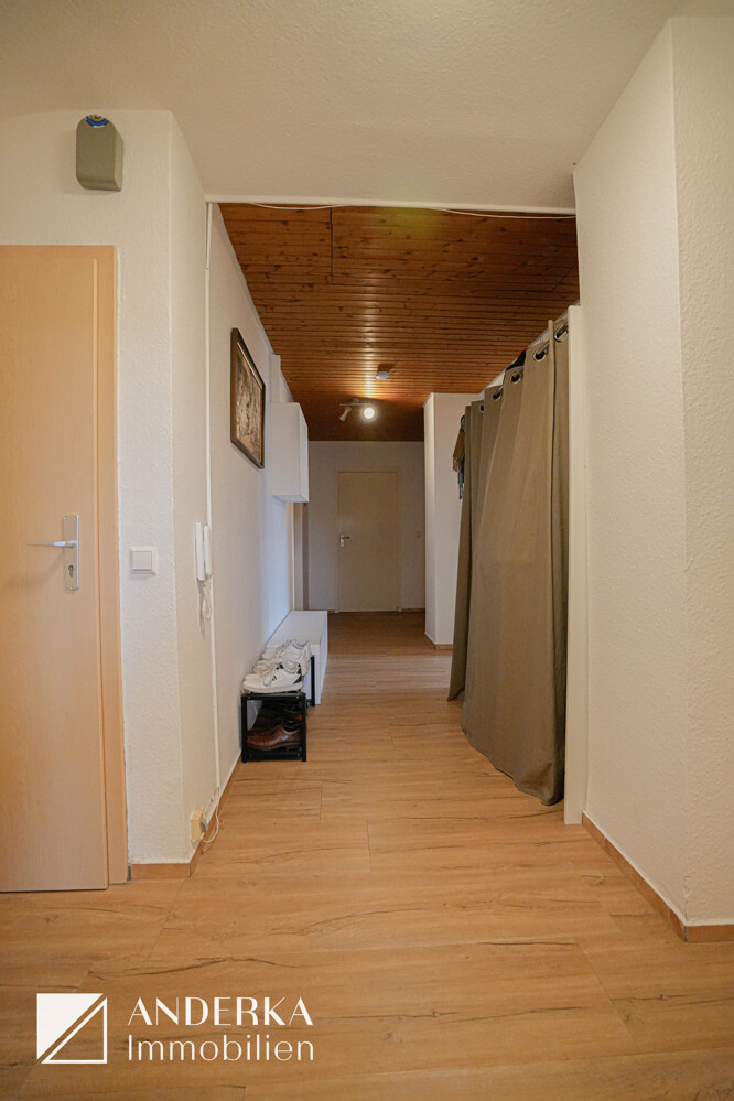 Diele Dachgeschosswohnung Bibertal / B�hl