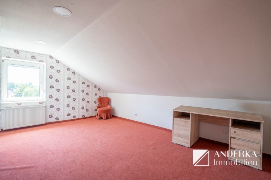 Zimmer 2 im DG Einfamilienhaus Ichenhausen