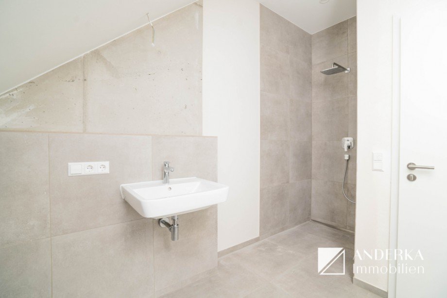 Badezimmer Dachgeschosswohnung Ichenhausen
