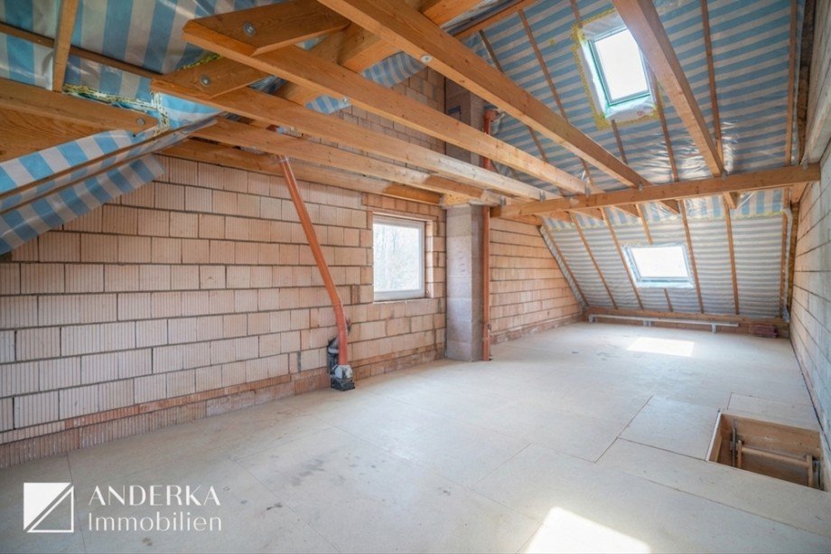 Ausbauf�higer Dachboden Reiheneckhaus G�nzburg