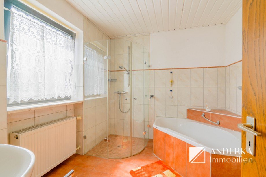 Tageslichtbadezimmer Einfamilienhaus Ichenhausen / Oxenbronn