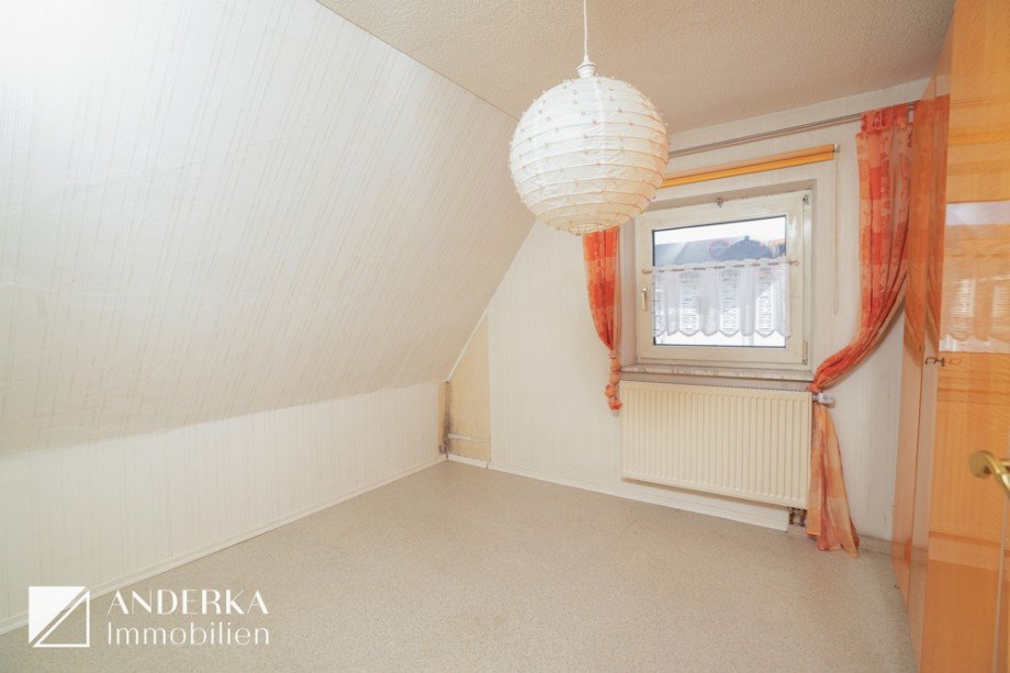 Schlafzimmer Doppelhaush�lfte G�nzburg