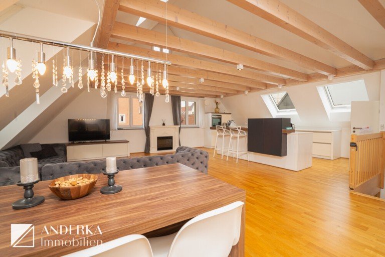 Start G�nzburg Penthousewohnung Einzigartiges Maisonette-Penthouse mit Aufzug & Dachterrasse im Herzen G�nzburgs.