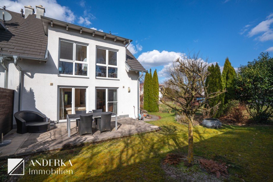 Hausansicht Doppelhaush�lfte G�nzburg