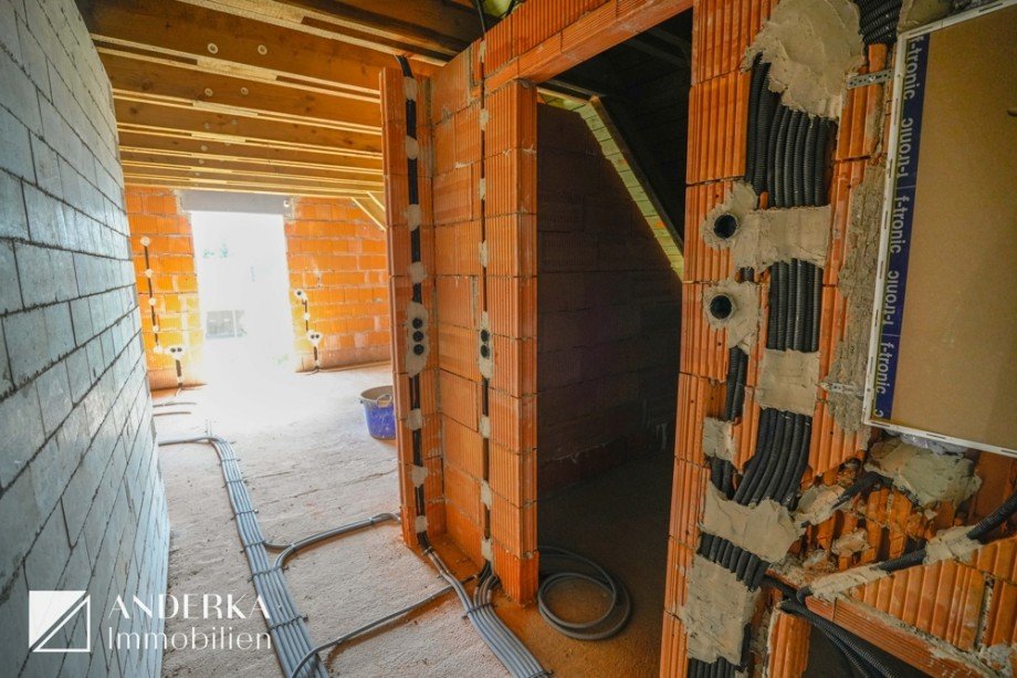 Innenausbau aktuell Dachgeschosswohnung Haunsheim