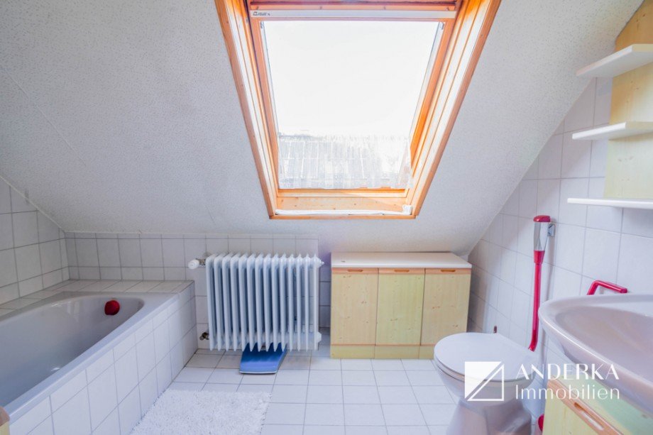 Badezimmer im Dachgeschoss Einfamilienhaus B�chingen an der Brenz