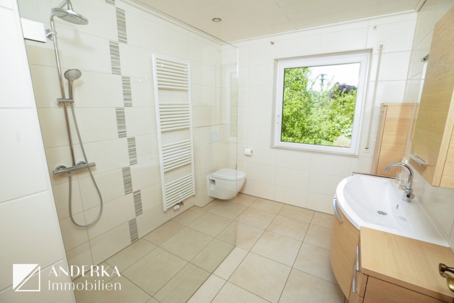 Badezimmer EG Einfamilienhaus Offingen