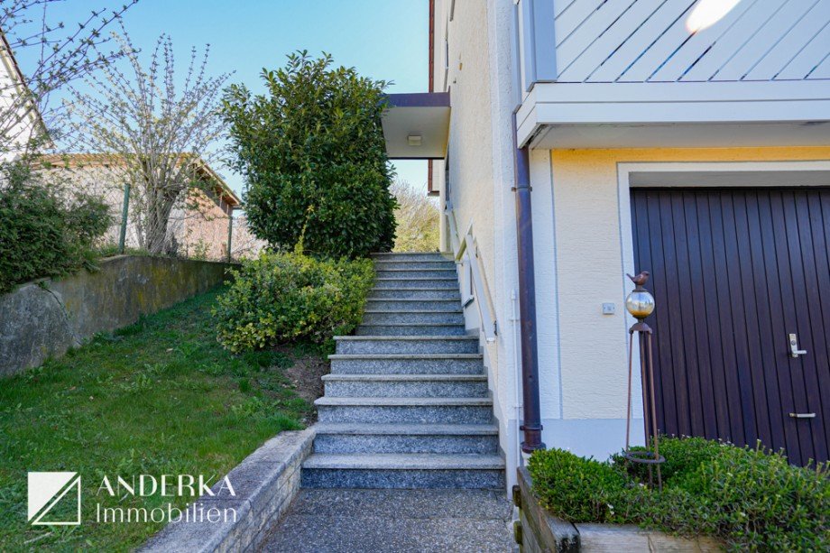 Treppenaufgang zur Haust�re Einfamilienhaus Ichenhausen / Rieden an der K�tz
