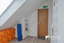 Ausgang DG Repr�sentative Gewerbeeinheit in G�nzburg - flexibel nutzbar auf zwei Ebenen mit 140 m� Fl�che.