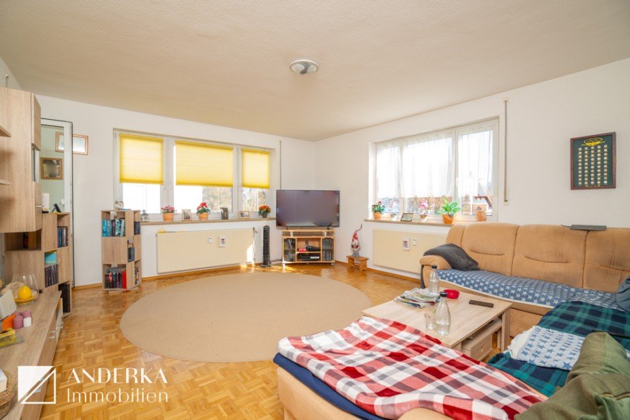 WE 2 - Wohnzimmer Mehrfamilienhaus Burgau