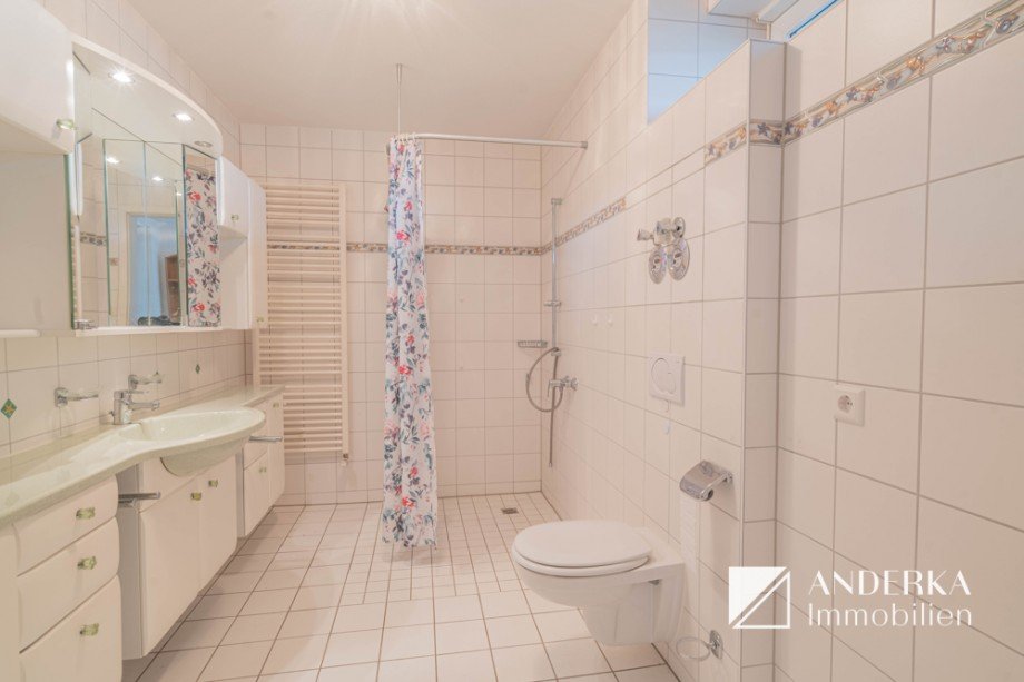 Badezimmer 1 Etagenwohnung Neu-Ulm