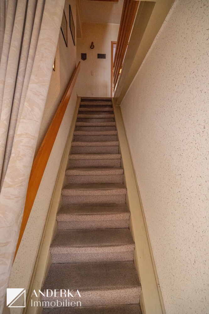 WE 2 Treppenaufgang Zweifamilienhaus Ichenhausen