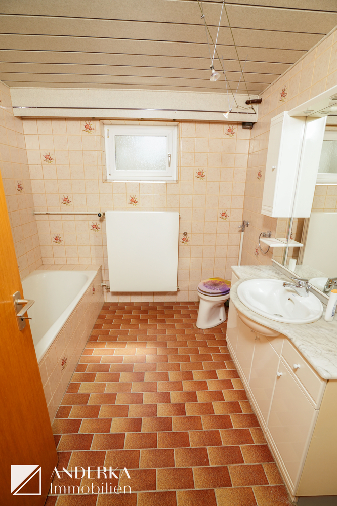 Badezimmer ELW Einfamilienhaus Offingen