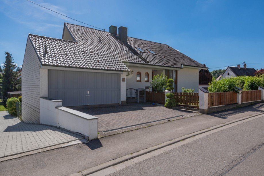Hausansicht Zweifamilienhaus G�nzburg / Reisensburg