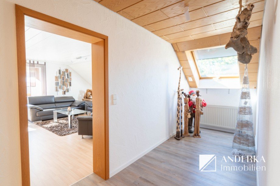 Diele Dachgeschosswohnung Bibertal / Kissendorf