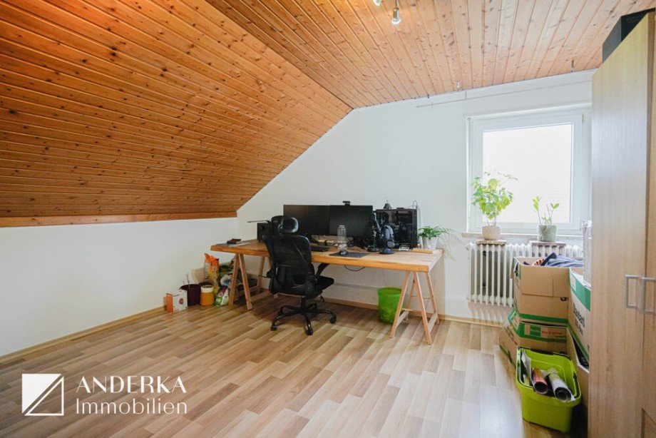 B�ro Dachgeschosswohnung Bibertal / B�hl