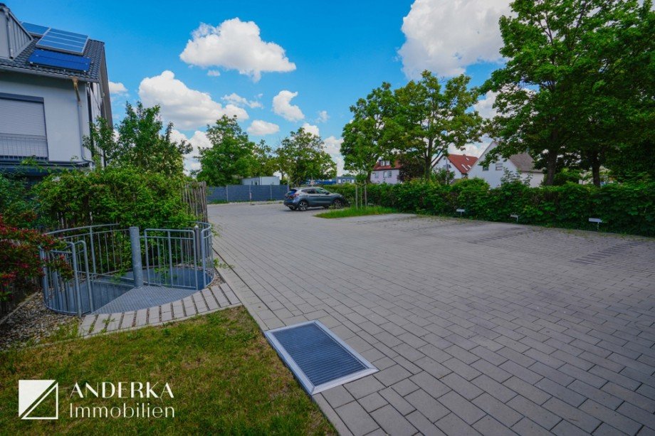 Bereich Au�enparkpl�tze Reihenendhaus Leipheim