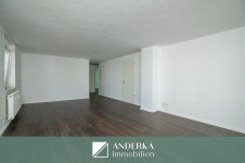 Hauptbild Wohnen mit Platz & Komfort. 4-Zimmer-Wohnung mit Balkon & Stellplatz in Burgau zu verkaufen!