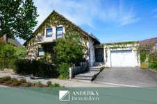 Hauptbild Einfamilienhaus mit Gestaltungspotenzial - hier entsteht Ihr neues Zuhause.