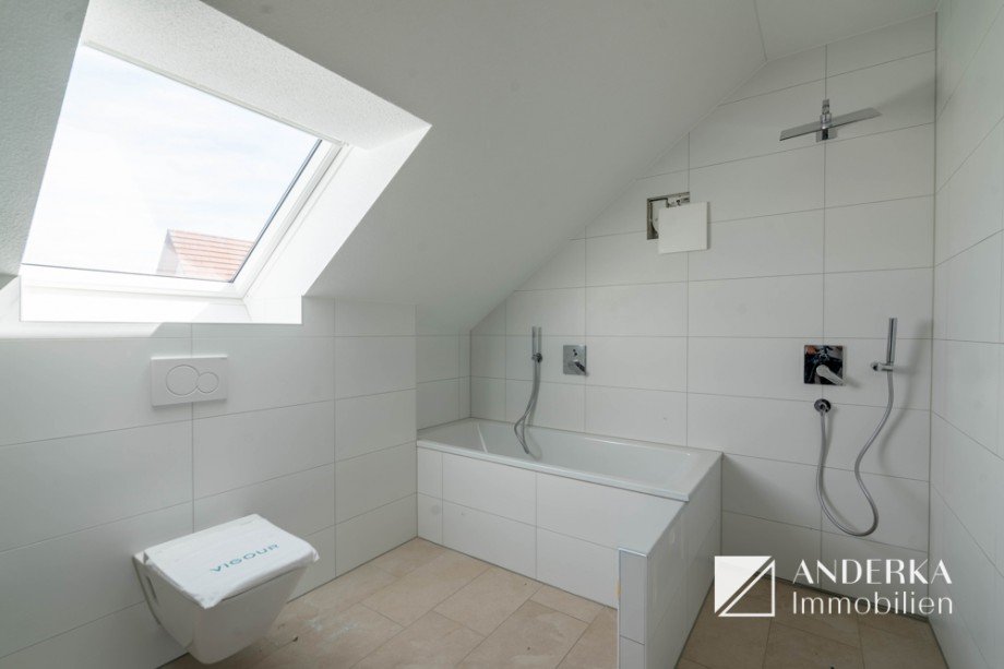 Bad Dachgeschosswohnung Dietenheim