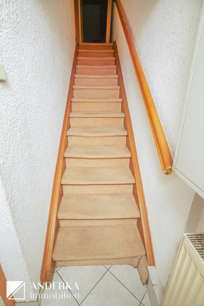 Treppenaufgang Doppelhaush�lfte G�nzburg