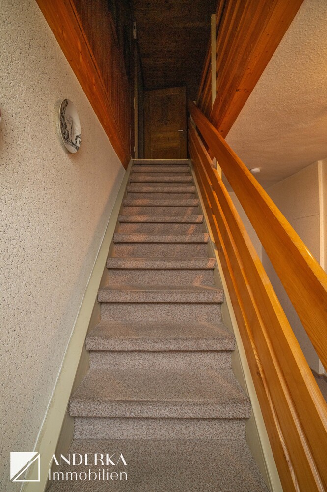 WE 2 Aufgang Dachgeschoss Zweifamilienhaus Ichenhausen