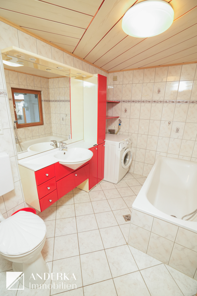 Badezimmer Doppelhaush�lfte G�nzburg