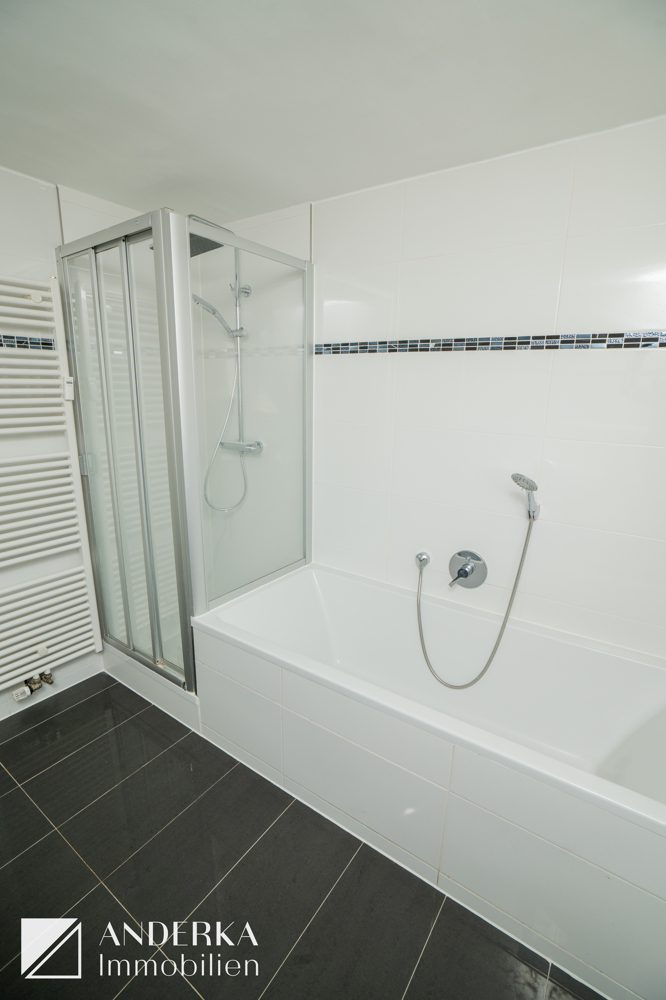 Tageslichtbadezimmer Etagenwohnung Burgau