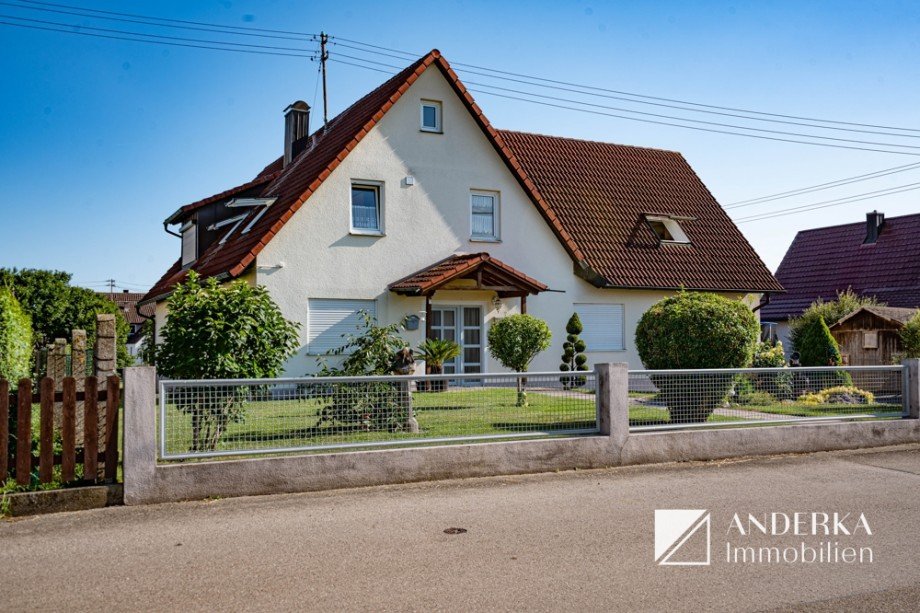 Hausansicht Dachgeschosswohnung G�nzburg / Riedhausen