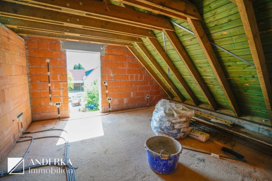 Innenausbau aktuell Dachgeschosswohnung Haunsheim
