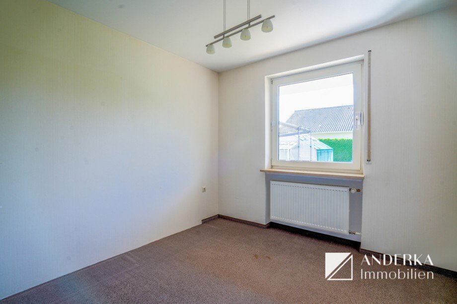 Zimmer Einfamilienhaus Ichenhausen / Hochwang