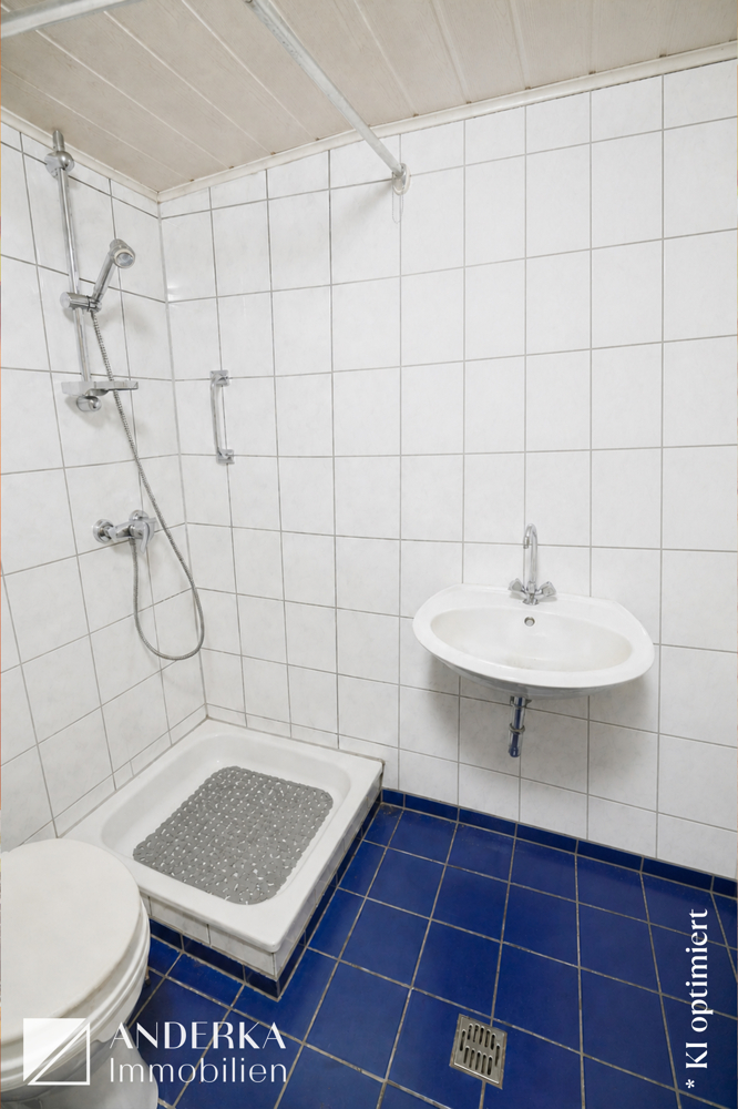 Duschbad Nebenhaus Einfamilienhaus Bibertal / B�hl