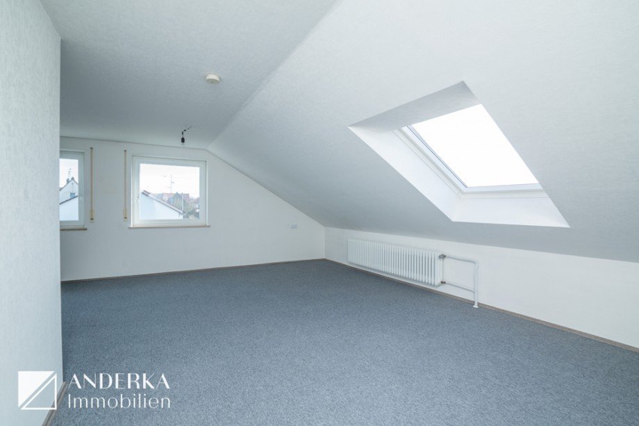 Dachgeschoss Doppelhaush�lfte G�nzburg