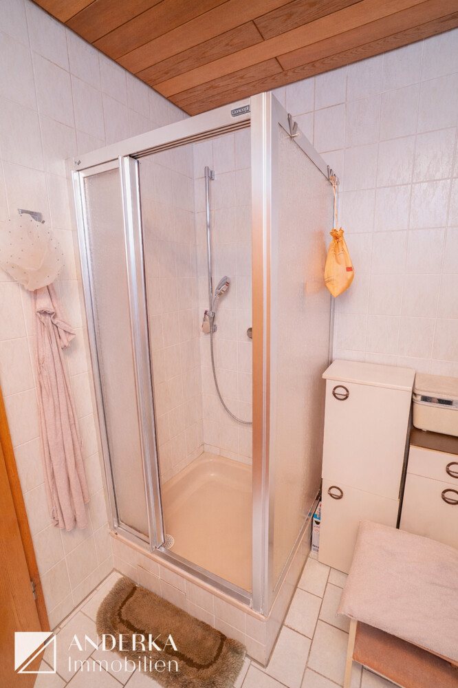 WE 2 Badezimmer Zweifamilienhaus Ichenhausen