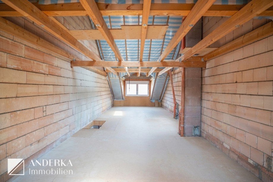 Ausbauf�higer Dachboden Reiheneckhaus G�nzburg