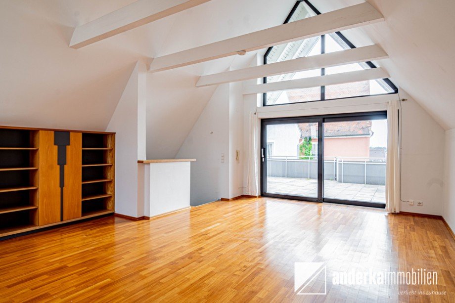 Wohnzimmer im Dachgeschoss Etagenwohnung G�nzburg
