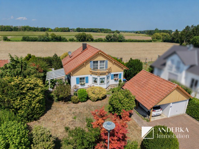 Hausansicht Bubesheim Einfamilienhaus Familiengl�ck mit viel Platz - gepflegtes Einfamilienhaus in Bubesheim!
