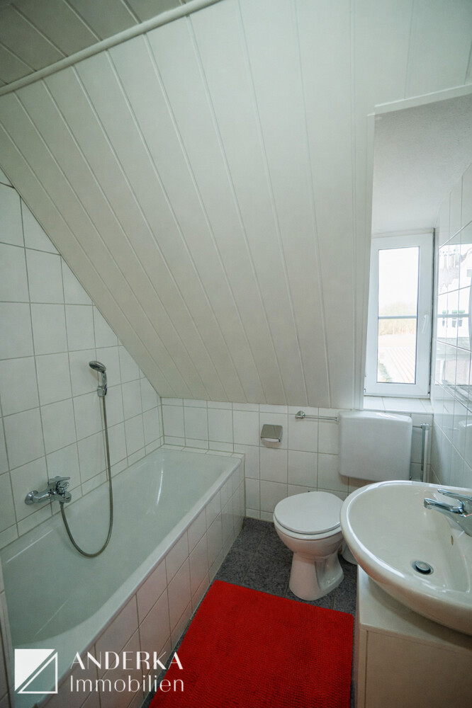 WE 2 Badezimmer Doppelhaush�lfte Ichenhausen