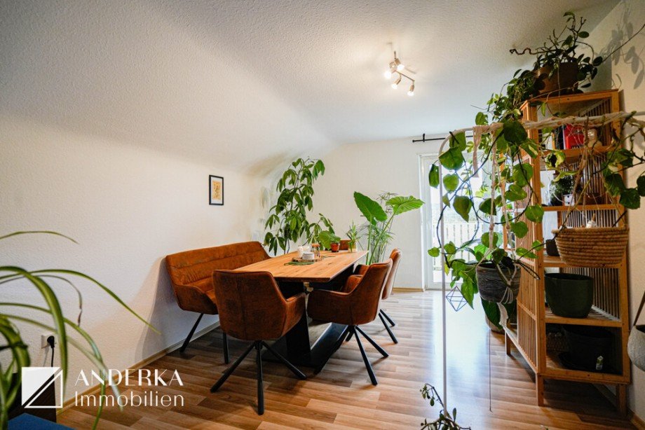 Essbereich Dachgeschosswohnung Bibertal / B�hl