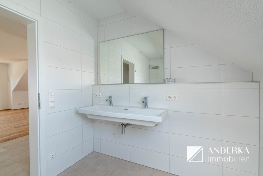 Bad Dachgeschosswohnung Dietenheim
