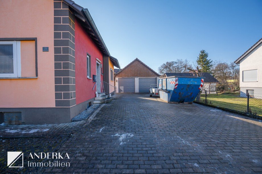 Einfahrt & Doppelgarage Einfamilienhaus Sontheim an der Brenz