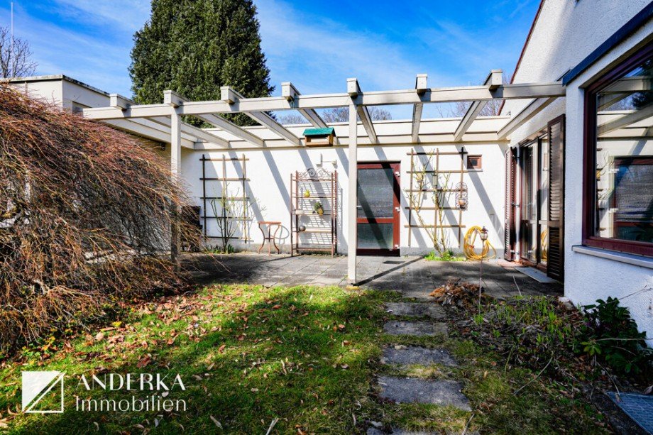 Pergola und �berdachte Terrasse Bungalow Offingen