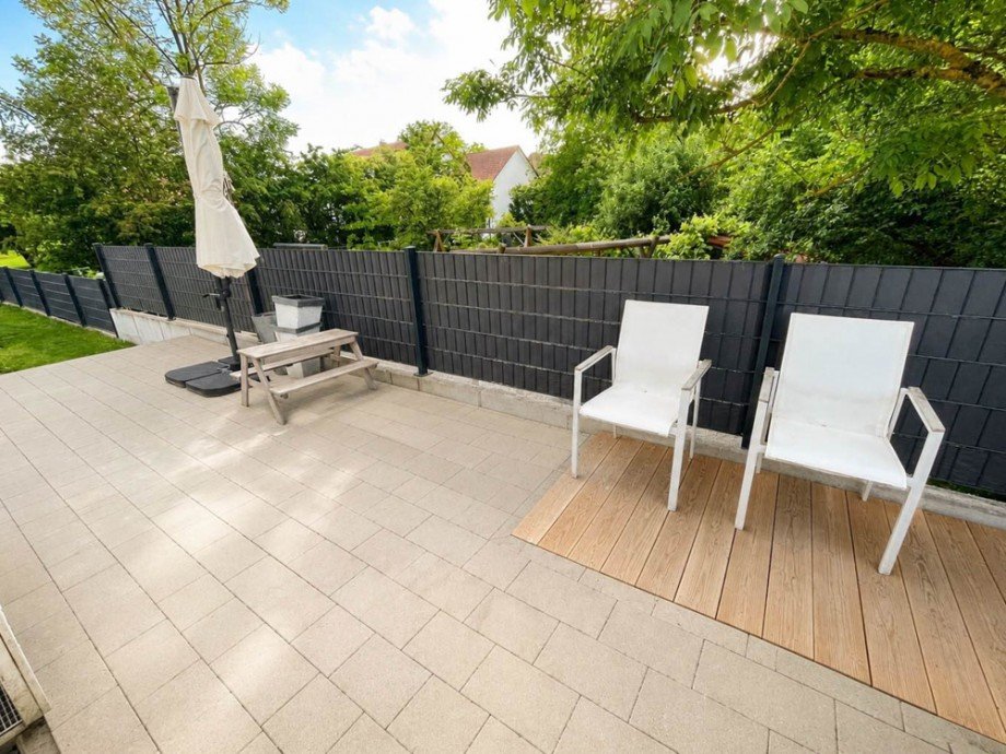 seitliche Terrasse Doppelhaush�lfte G�nzburg / Nornheim