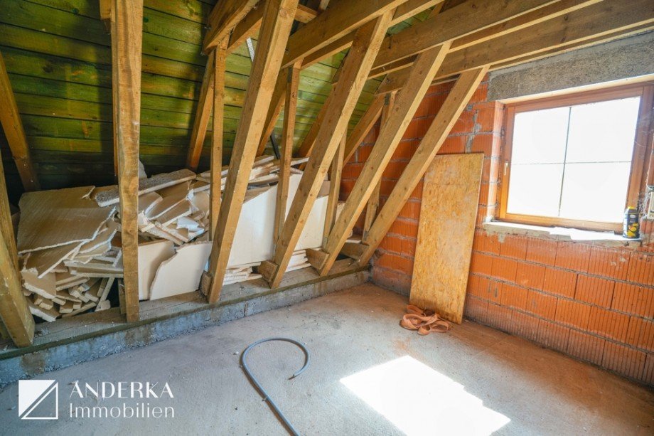 Innenausbau aktuell Dachgeschosswohnung Haunsheim